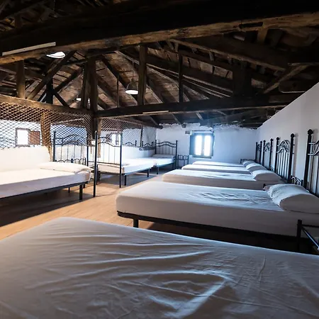 Rosalia / Pilgrim 카스트로헤리츠